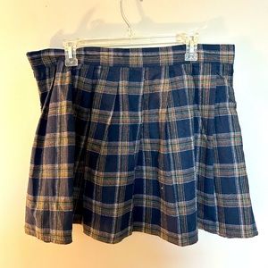 SHEIN Pleated Plaid Mini Skirt